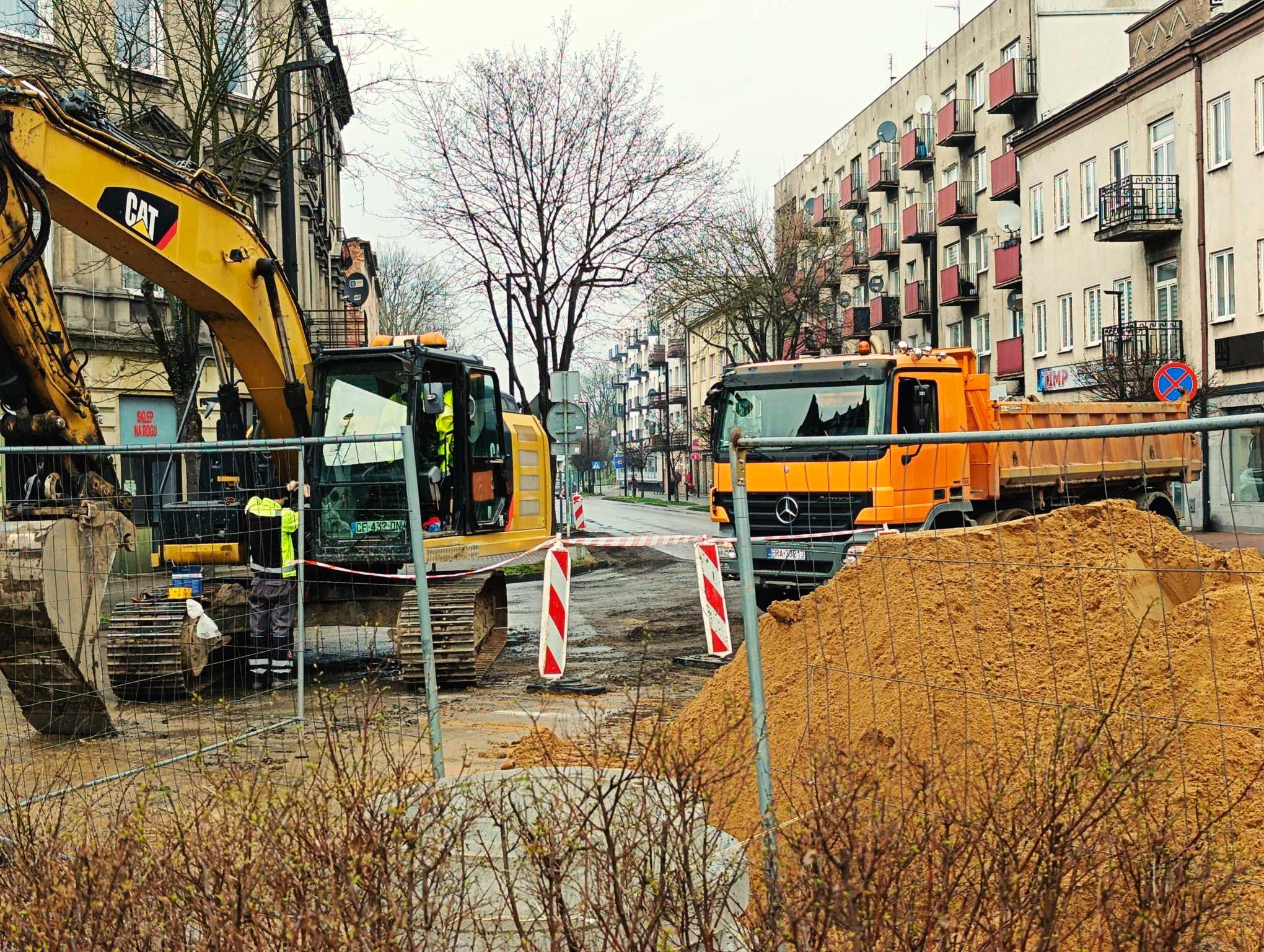 Zmiany w organizacji ruchu na przebudowywanym fragmencie ulicy Reymonta