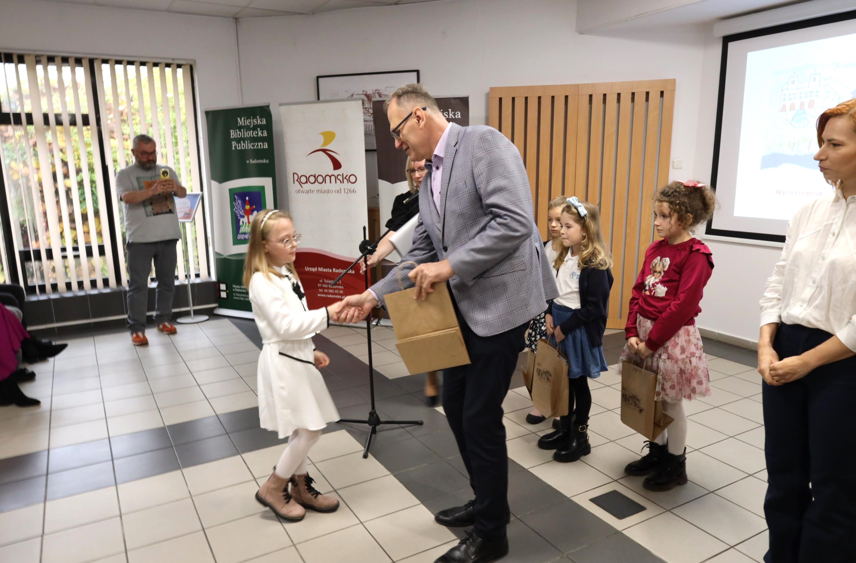 Najpiękniejsze pocztówki z wakacji nagrodzone