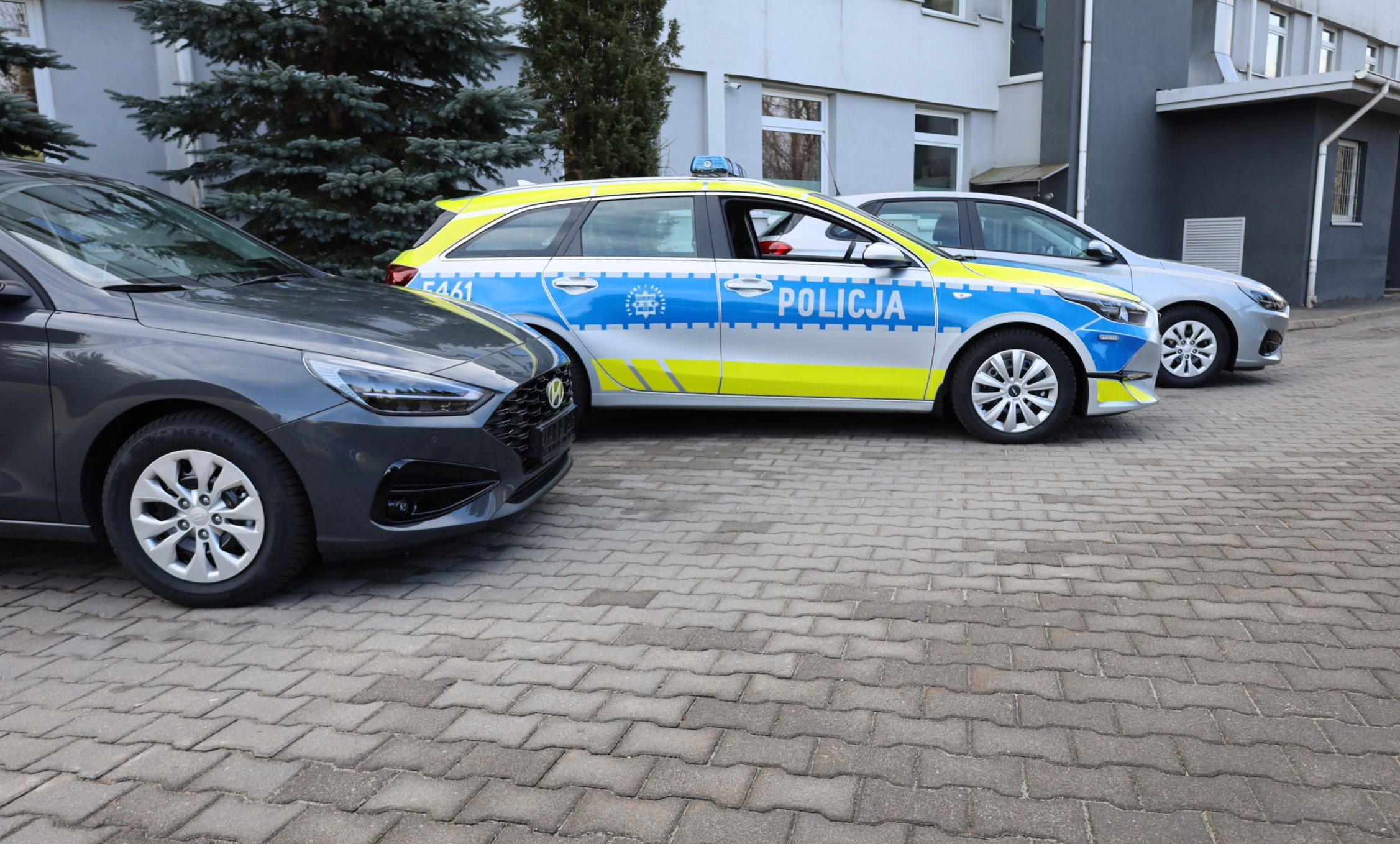 Nowe radiowozy w służbie radomszczańskiej Policji