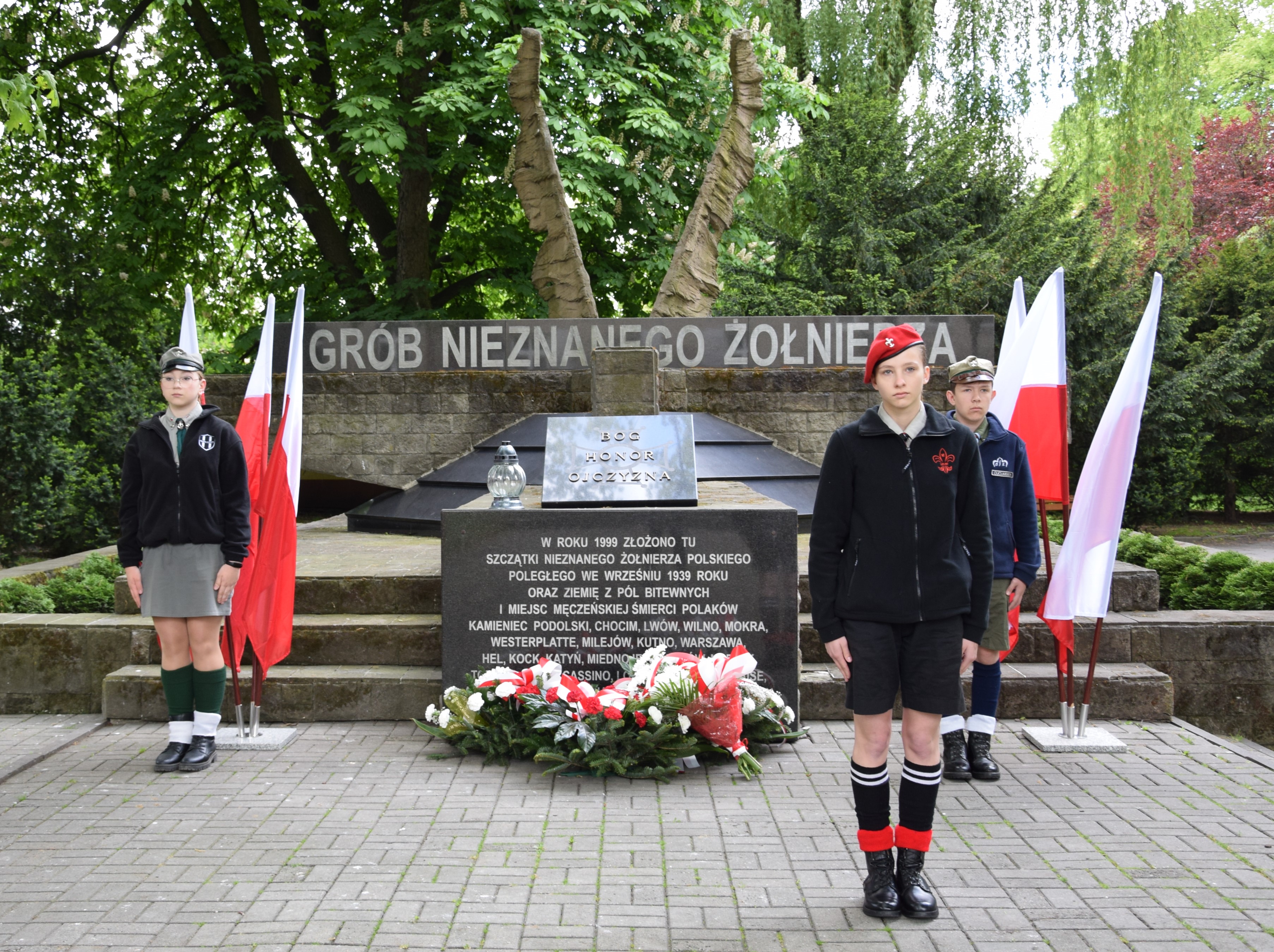 Oddali hołd ofiarom II wojny światowej w 80. rocznicę jej zakończenia