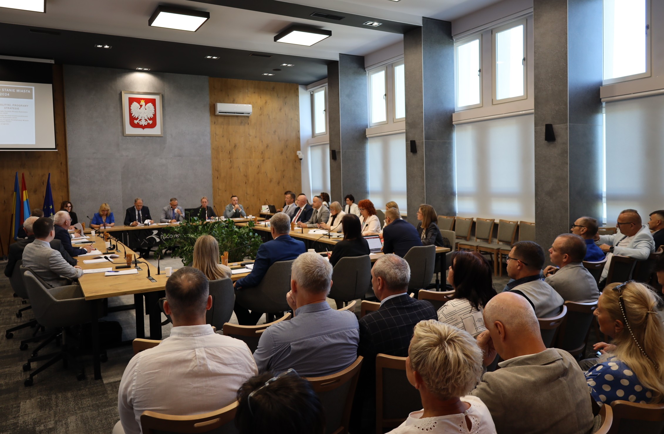 XX Sesja Rady Miejskiej w Radomsku: głosowanie nad absolutorium dla prezydenta