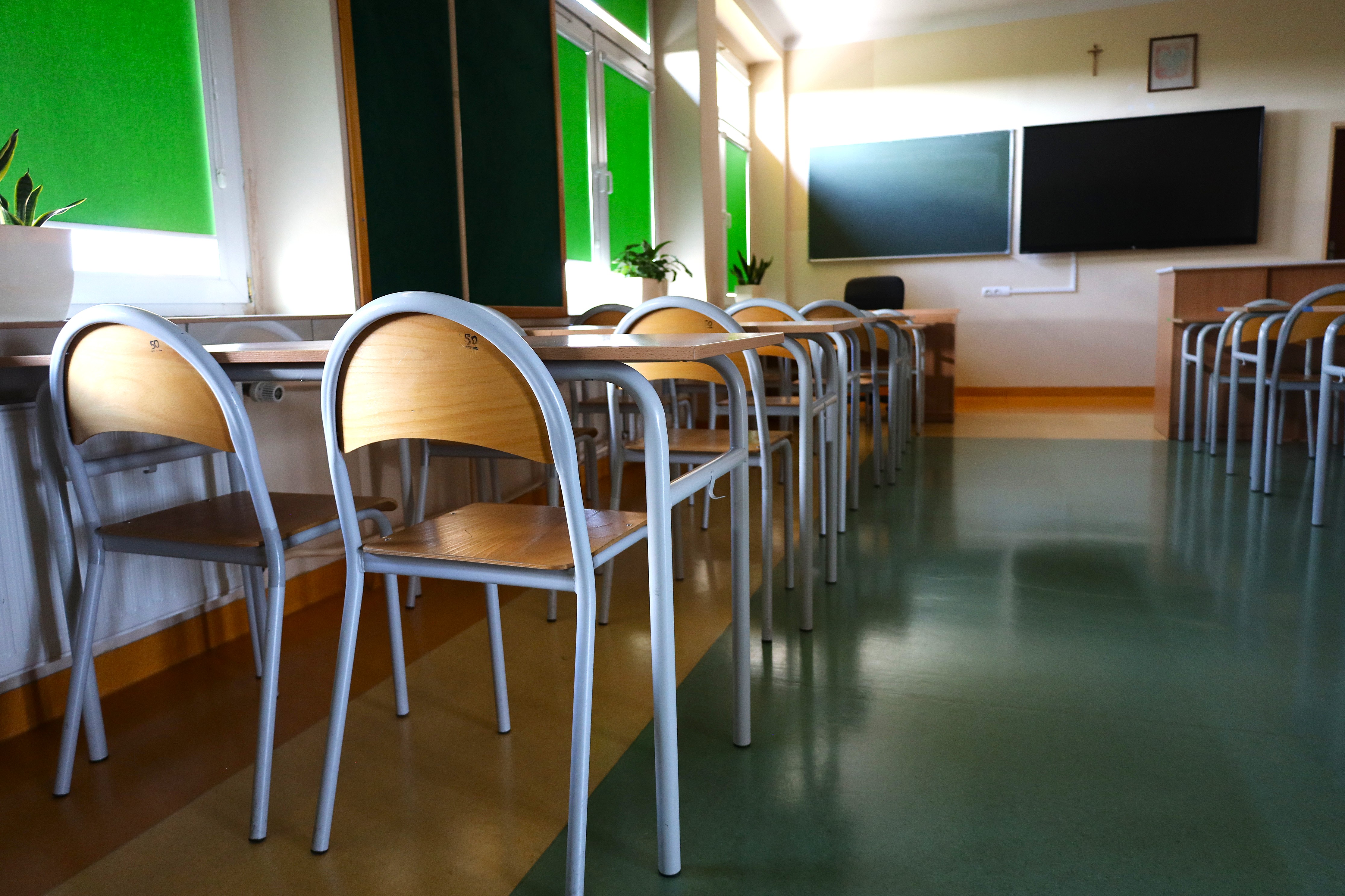 Przeglądy i ostatnie przygotowania w szkołach oraz przedszkolach przed nowym rokiem szkolnym