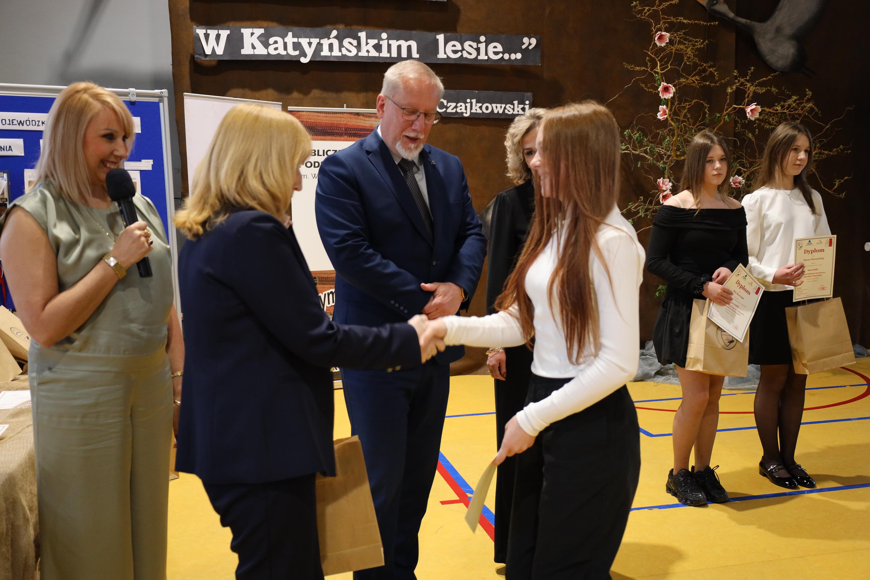 W "Reymontówce na Bugaju" odbył się I Wojewódzki Konkurs "Zbrodnia Katyńska"