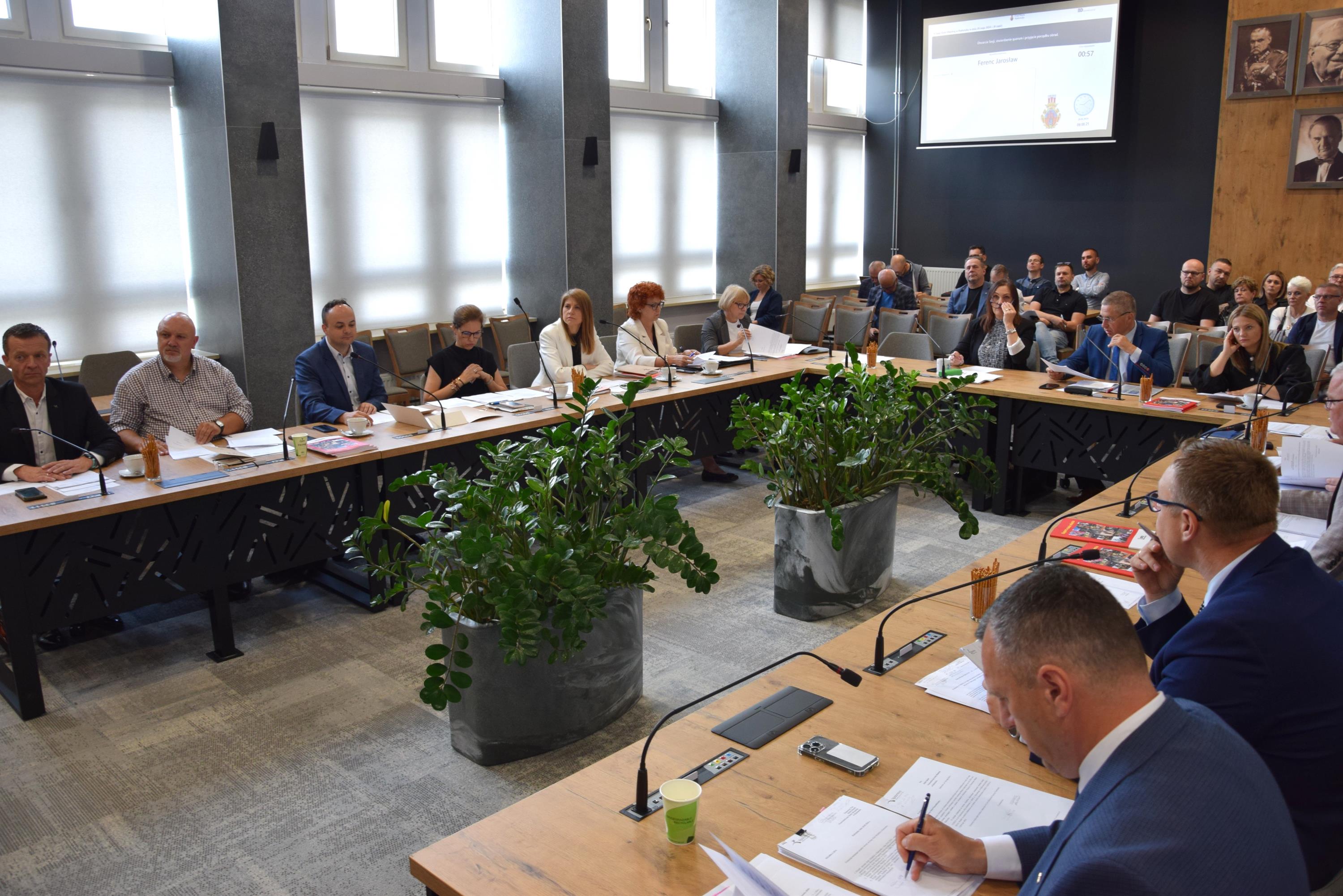 Wznowione obrady II Sesji Rady Miejskiej w Radomsku. Kolejna przerwa do 6 czerwca