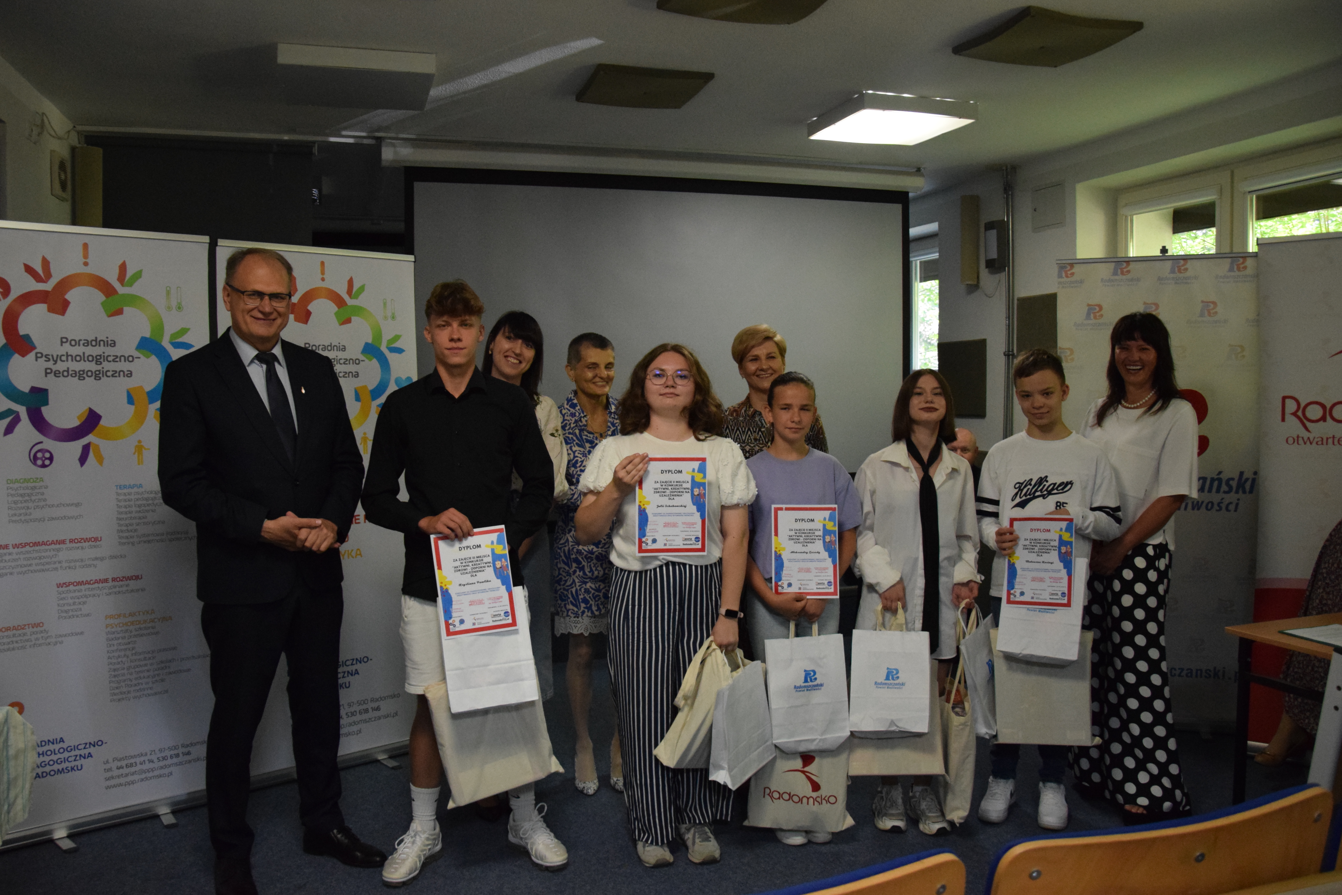 Laureaci konkursu „Aktywni, kreatywni, zdrowi- odporni na uzależnienia” nagrodzeni