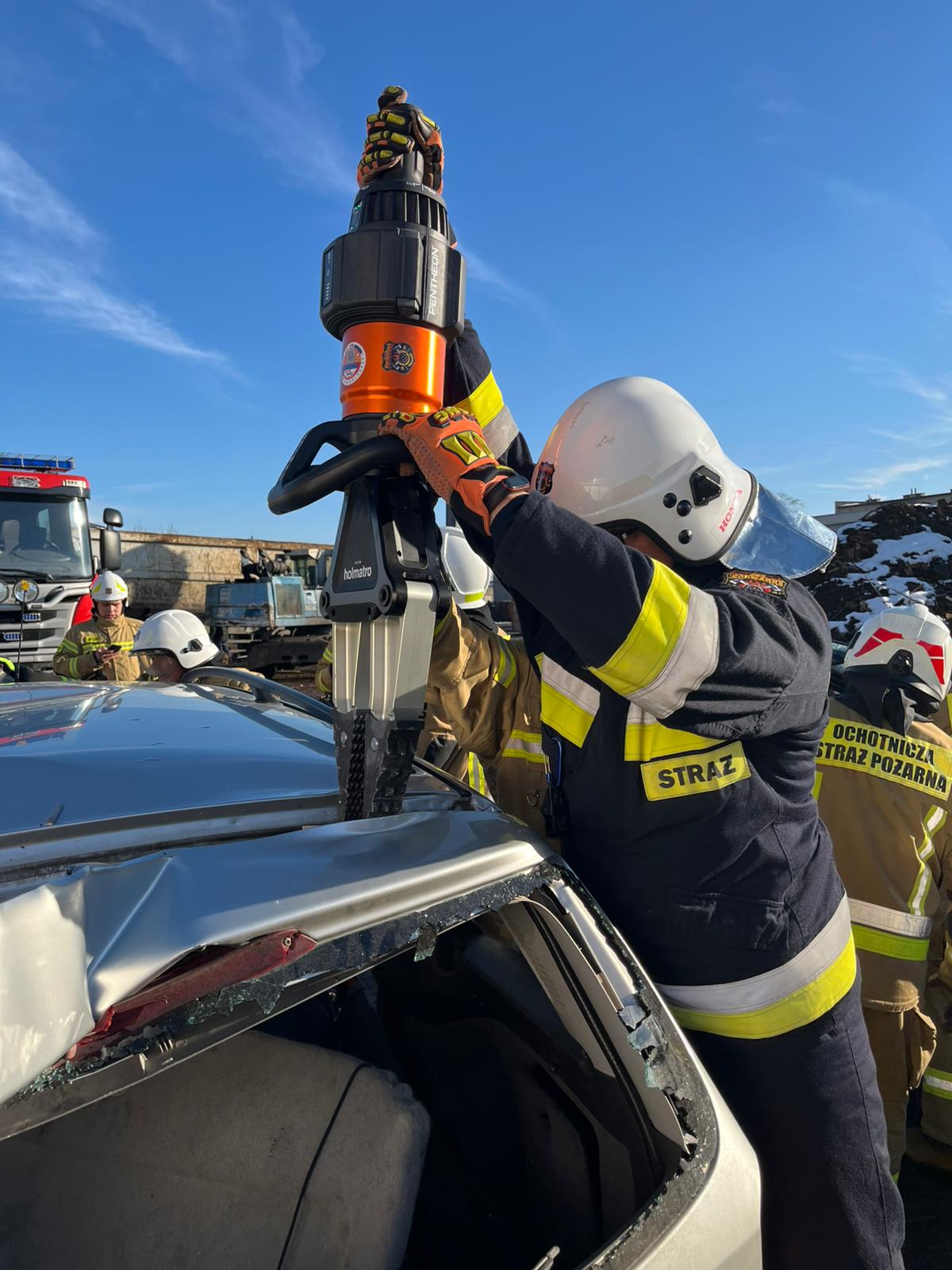 Specjalistyczny sprzęt dla jednostek OSP Folwarki i Stobiecko Miejskie